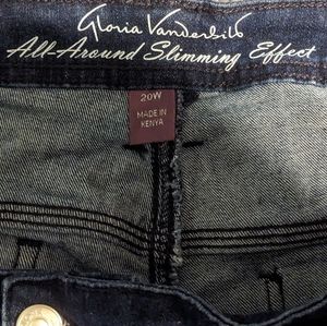 woman's size 20 slimming cropped jeans